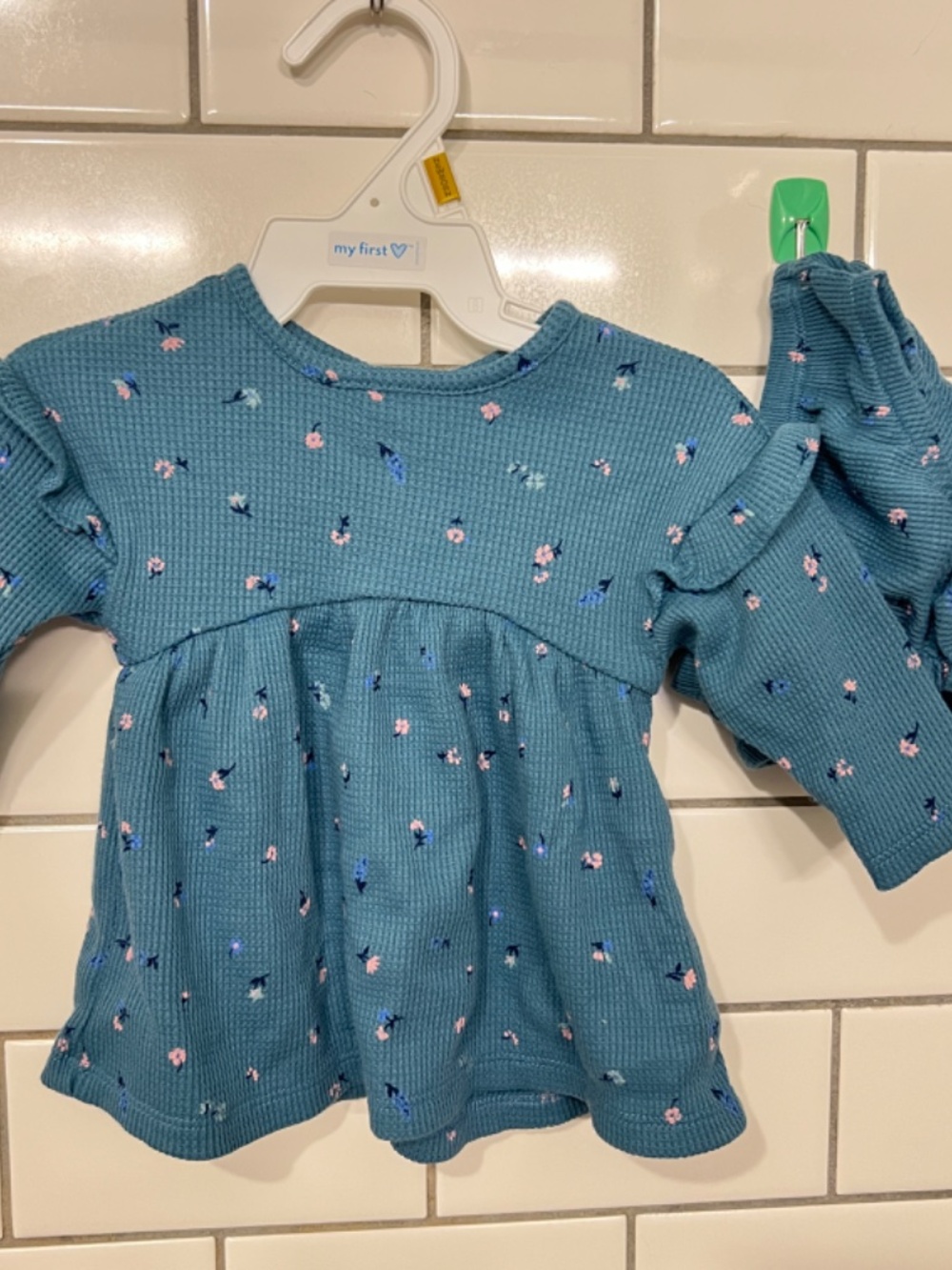 Carter's Baby Clothes Bundle - Picture 7 of 9